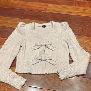 Beautiful bow cardigan